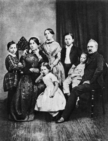 Пётр Ильич Чайковский с семьёй, фото 1848 года