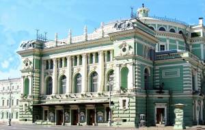 Мариинский театр - один из известнейших и крупнейших в России и мире театров оперы и балета (фото наших дней)